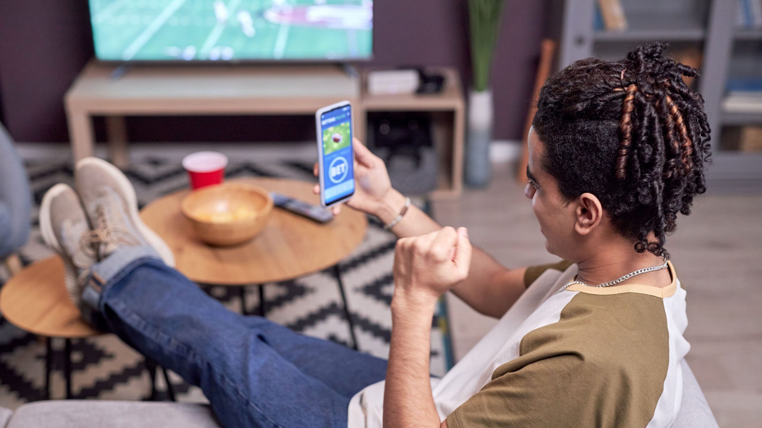Are betting apps compatible with older devices?